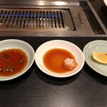 Miuga Ya - タレ（醤油ダレ、ポン酢ダレ、レモン）