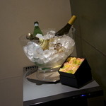 フォリオリーナ・デッラ・ポルタ・フォルトゥーナ - ワインにミネラルウォーター