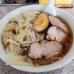 中華麺店 喜楽 - チャーシューワンタン麺。