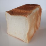 パンのペリカン - 食パン1.5斤（650円＋税）。もっちり、しっとり、さくさく。