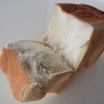 パンのペリカン - 裂け目がしっとり。おいしそう！