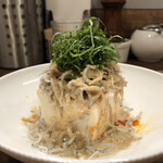 創作麺工房 鳴龍 - 「しらす冷やっこ」300円