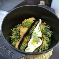 日本料理 TOBIUME - 瑞穂「春を告げる魚」・・鰆は3ｃｍ程度はありそうな厚み。それを混ぜて頂くという、贅沢なご飯。