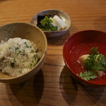 魚菜料理 縄屋 - 香の物、御飯、汁物
