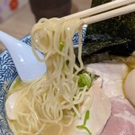 麺や 渡海 - 麺　細麺