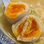 麺や 渡海 - 半熟煮卵、ちょうどいい感じ