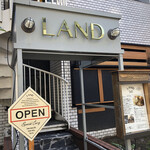 LAND - お店は２階にあります。