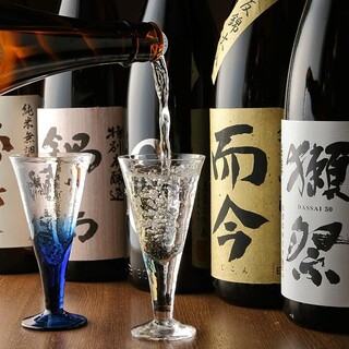 Delicious fish and delicious sake! Find your favorite cup♪