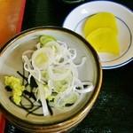 そば処やまぐち - 「薬味と付け合せ」です