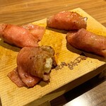 焼肉 ジャンボ - 炙り和牛にぎり 1貫 600円