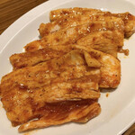 焼肉 ジャンボ - 岩中豚のカルビ 旨辛 850円