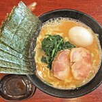 横浜らーめん 七七家 - 「らーめん」＋「海苔増し」＋「チャーシュー増し」＋「味玉」