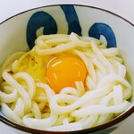 三嶋製麺所 - うどん小140円 生卵30円