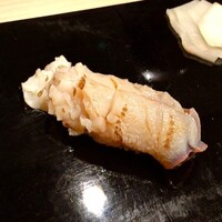 鮨 竜介 - 北寄貝 軽い炙り