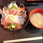 魚がし食堂はま蔵 - 海鮮丼