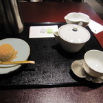 宝泉 - わらび餅とお茶のセット