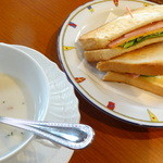 ハーベリー　 - サンドイッチ（ハム・チーズ）　（2012.4.30のランチメニューの１つ）