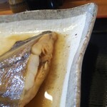 大分の海と山の料理 でんでん - 身も厚く あまり醤油辛くない味付けです