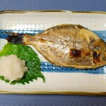 かたさん水産 - 料理写真:えぼ鯛（370円）は脂ノリノリで美味しかった。