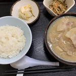 とん汁 たちばな - 【2020.2.26】とん汁定食 小盛り 870円