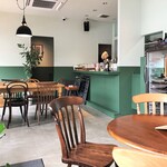 カラフル - 店内