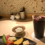 Sandaimeshou Nosuke - 『お通し』と『長野産グレープジュース』野菜が美味しい！味も食感も◎