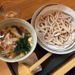 Musashinoudonichiya - 源兵衛さんの肉入り椎茸汁うどん(税抜1,070円)