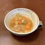ジャム cafe 可鈴 - 【週替わりランチ(1,050円)のスープ】野菜ごろごろミネストローネ。スープは必ず最初に出てきます。