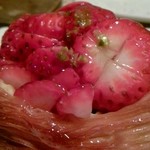 バックハウス インノ - イチゴのデニッシュ（アップ）