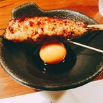 鳥屋 花 - 月見つくね（体内卵付き）