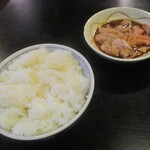 欽ちゃん焼肉 168 - ライス 大盛り 300円（税別）と、豚ホルモン（とんちゃん）99円。　　　　　 と 豚ホルモン（とんちゃん）99円。　　　　　2020.03.19