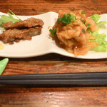 お通し（エビチリ・ゴボウ揚げ）