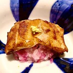 銀座 しのはら - 穴子の飯蒸し〜口のなかは柔らかな穴子と、柴漬けの酢加減が相まって異次元の味わい。美味し〜い。♫