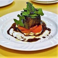 ロイヤル三元豚の熟成バルサミコ煮込み