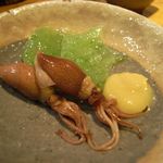 お通し（ホタルイカと刺身こんにゃく）