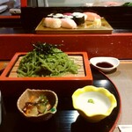 寿し芳 - あおさそばと寿司のセット。