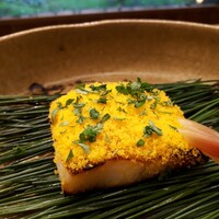 赤坂 菊乃井 - ⚫焼物「からすかれい菜の花焼き　木ノ芽」