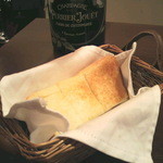 ビストロ シャンパーニュ - 食パンはフカフカです。