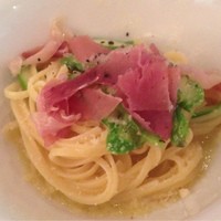 イル ギオットーネ 京都本店 - 生ハムとアスパラガスのパスタ