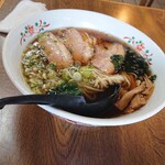 さかえや - チャーシュー麺