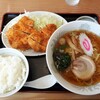 手打ラーメン　華饌