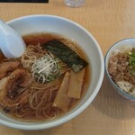 博多塩ラーメン　城 - 醤油ラーメン＋豚飯セット