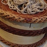 手挽きそば 一心 - 来た来た〜（笑）ざる、３枚！