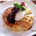 いまcafé - ４月限定スイーツ♪さくらのワッフル！(2012,04/29)