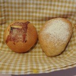 アルカション - 自家製のライ麦パンとブリオッシュ