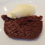 アルカション - 胡椒風味のフォンダンショコラとバニラアイス