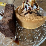 エイチ・エス カフェカフェ - ガトーショコラとノンオイルシフォンのチョコバナナ