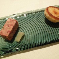 ラール・エ・ラ・マニエール - アミューズ（ジビエのテリーヌ、マスタードのフィナンシエ）