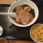 龍祥軒 - ラーメン+半炒飯