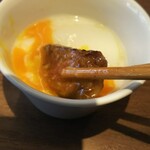 鉄板焼 ロウ フクオカ - 温泉玉子に ディップしたりして(笑)